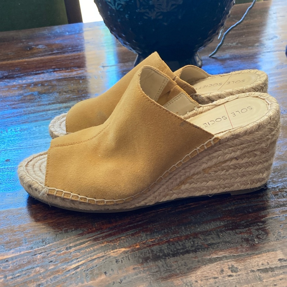 Sole Society Women’s Caleena wedge sandals, size 7.